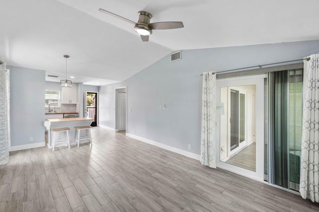 28 VIA DE CASAS NORTE 28, Boynton Beach, FL 33426