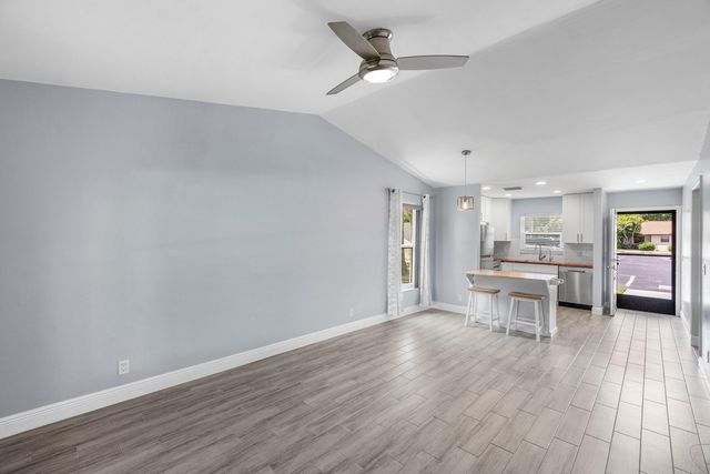 28 VIA DE CASAS NORTE 28, Boynton Beach, FL 33426