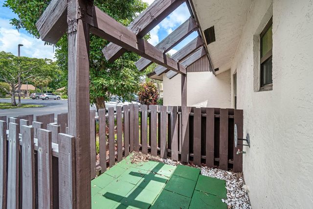 28 VIA DE CASAS NORTE 28, Boynton Beach, FL 33426