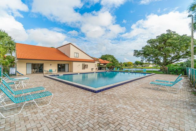 28 VIA DE CASAS NORTE 28, Boynton Beach, FL 33426