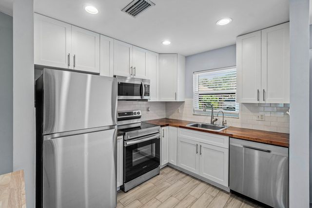 28 VIA DE CASAS NORTE 28, Boynton Beach, FL 33426