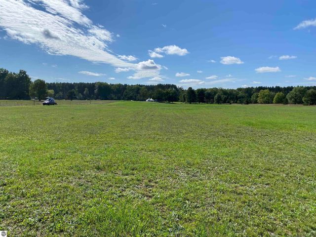 11930 State Road, Cadillac, MI 49601