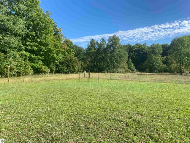 11930 State Road, Cadillac, MI 49601