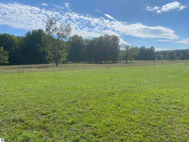 11930 State Road, Cadillac, MI 49601