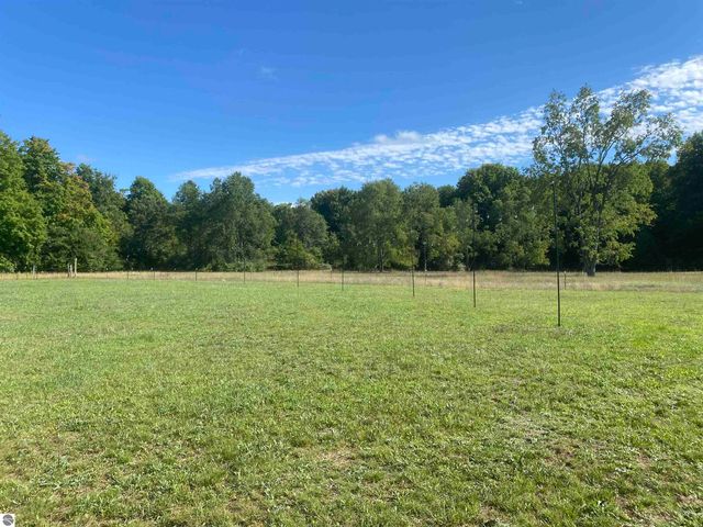 11930 State Road, Cadillac, MI 49601