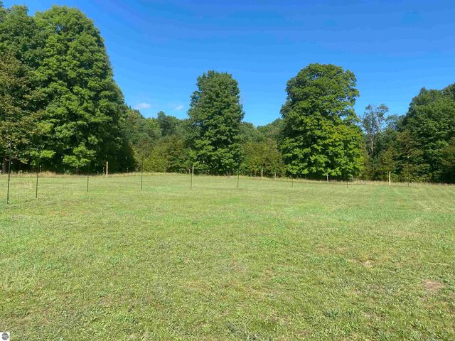 11930 State Road, Cadillac, MI 49601