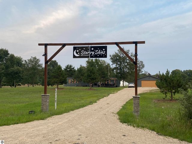 11930 State Road, Cadillac, MI 49601