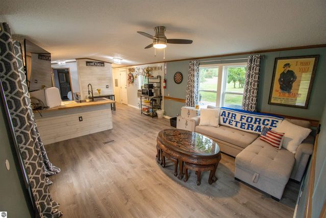 11930 State Road, Cadillac, MI 49601