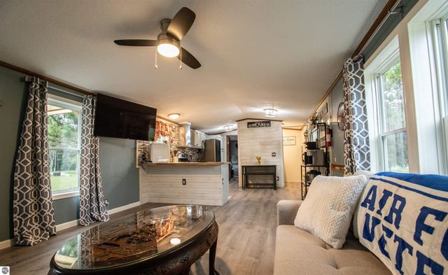 11930 State Road, Cadillac, MI 49601