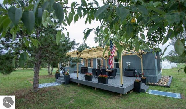 11930 State Road, Cadillac, MI 49601