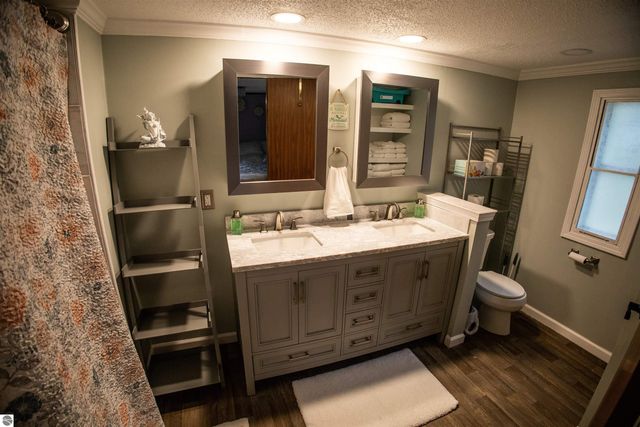 11930 State Road, Cadillac, MI 49601