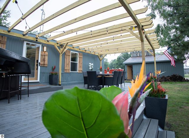 11930 State Road, Cadillac, MI 49601