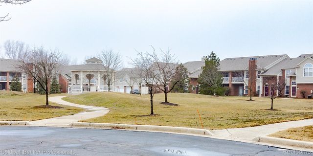 15402 Cornell Drive, Clinton Charter Township, MI 48038