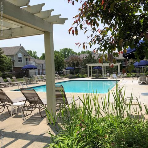 15402 Cornell Drive, Clinton Charter Township, MI 48038