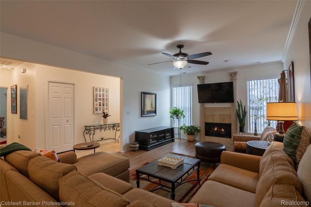 15402 Cornell Drive, Clinton Charter Township, MI 48038