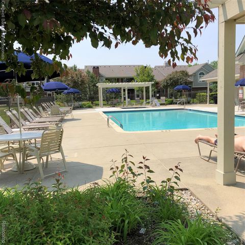 15402 Cornell Drive, Clinton Charter Township, MI 48038