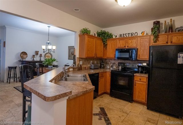 15402 Cornell Drive, Clinton Charter Township, MI 48038