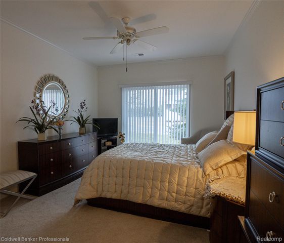 15402 Cornell Drive, Clinton Charter Township, MI 48038