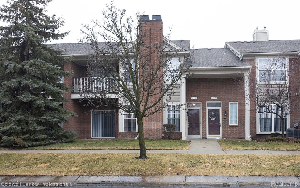 15402 Cornell Drive, Clinton Charter Township, MI 48038