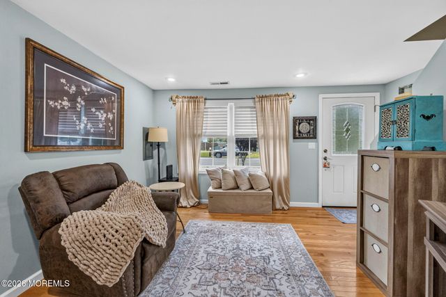 516 Middle Lane, Howell, NJ 07731