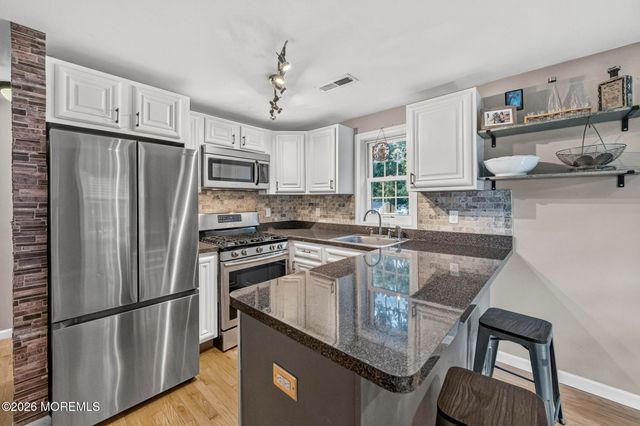 516 Middle Lane, Howell, NJ 07731