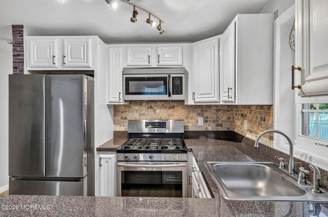 516 Middle Lane, Howell, NJ 07731