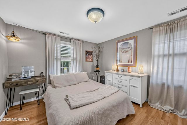 516 Middle Lane, Howell, NJ 07731