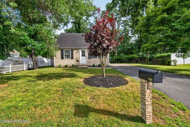 516 Middle Lane, Howell, NJ 07731