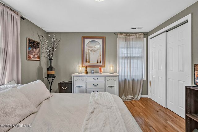 516 Middle Lane, Howell, NJ 07731