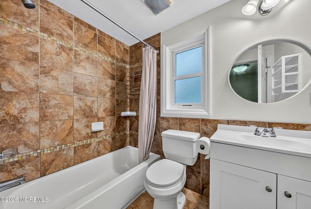 516 Middle Lane, Howell, NJ 07731