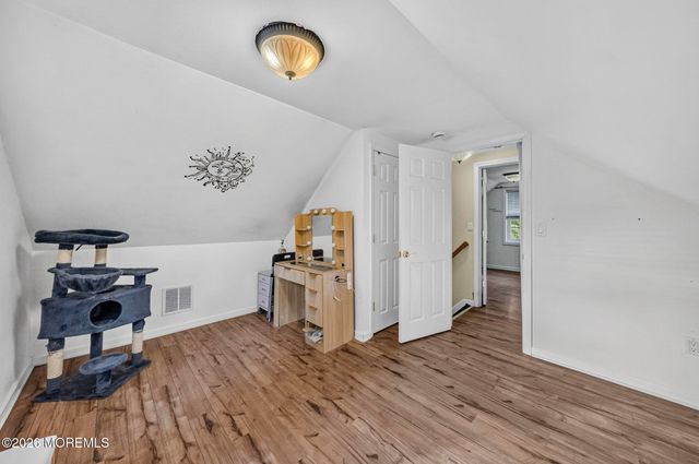 516 Middle Lane, Howell, NJ 07731