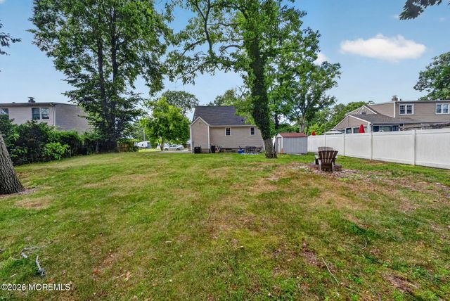 516 Middle Lane, Howell, NJ 07731