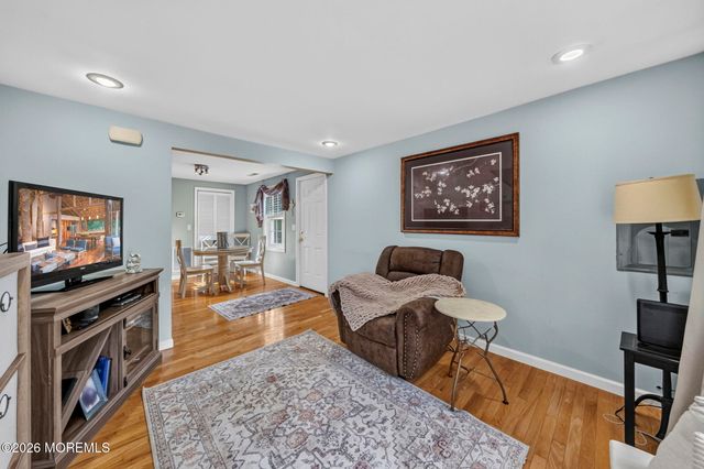 516 Middle Lane, Howell, NJ 07731