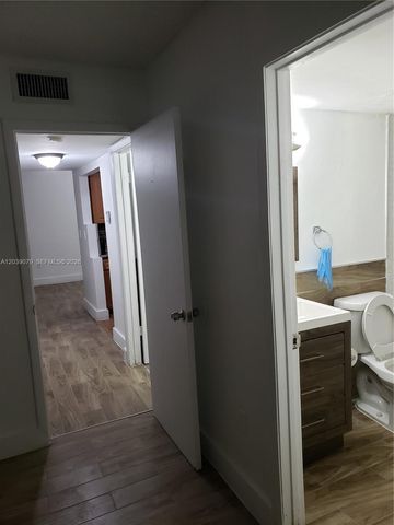 8075 NW 7th St 115, Miami, FL 33126