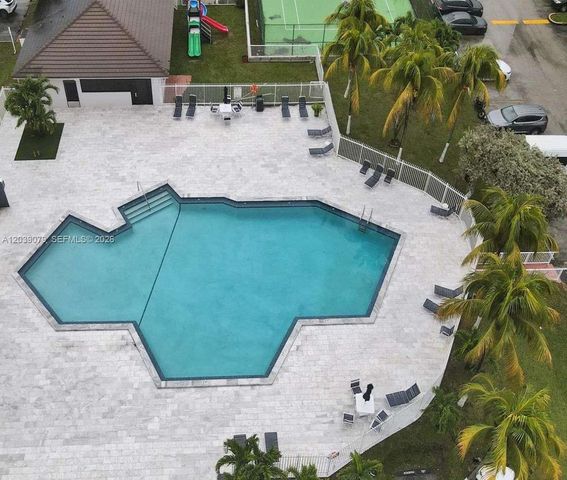 8075 NW 7th St 115, Miami, FL 33126