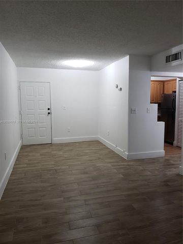 8075 NW 7th St 115, Miami, FL 33126