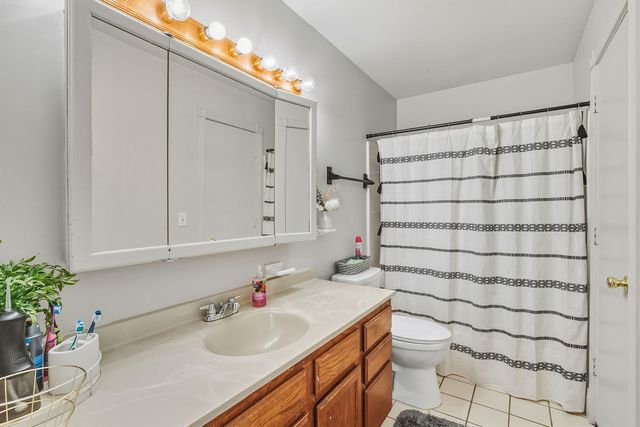 3668 N GRANDVIEW Avenue, Gurnee, IL 60031