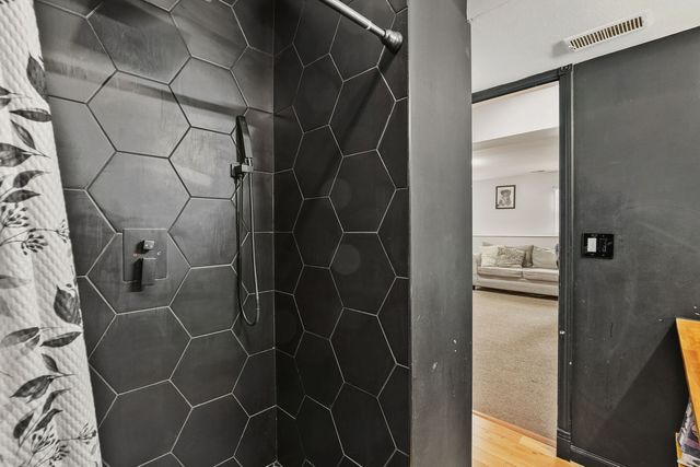 3668 N GRANDVIEW Avenue, Gurnee, IL 60031