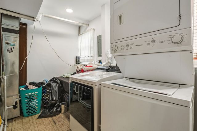 3668 N GRANDVIEW Avenue, Gurnee, IL 60031