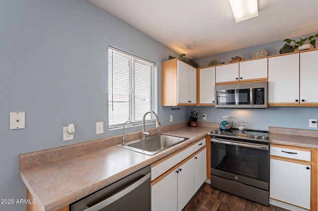 803 W HESS Avenue, Coolidge, AZ 85128