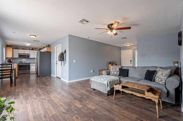 803 W HESS Avenue, Coolidge, AZ 85128