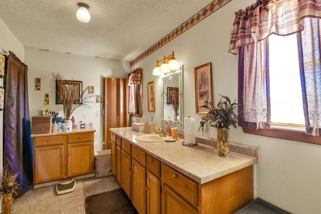 959 Walker Loop, Huntsville, TX 77340