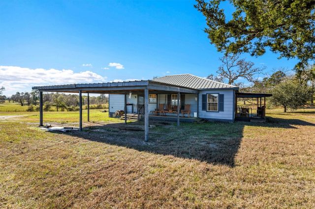 959 Walker Loop, Huntsville, TX 77340