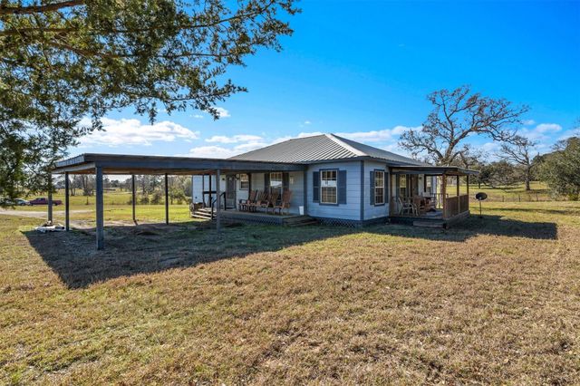 959 Walker Loop, Huntsville, TX 77340