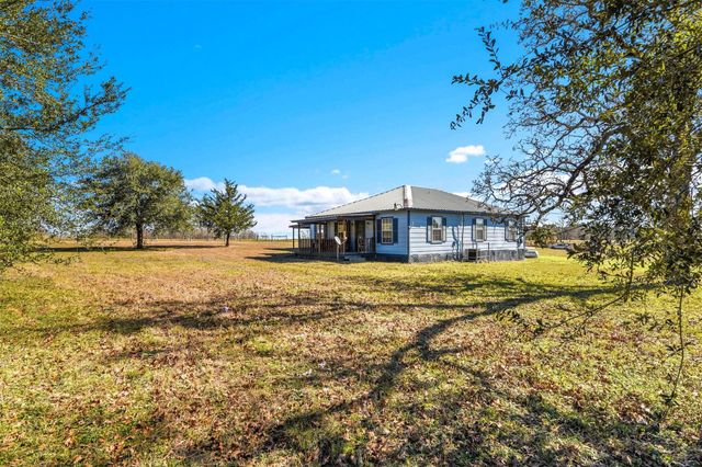 959 Walker Loop, Huntsville, TX 77340