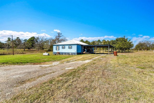 959 Walker Loop, Huntsville, TX 77340