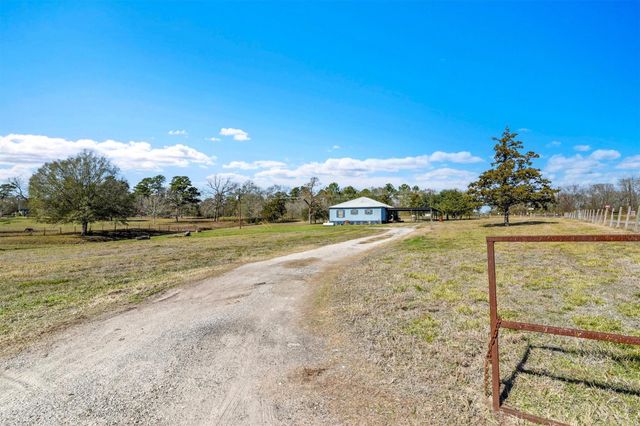 959 Walker Loop, Huntsville, TX 77340