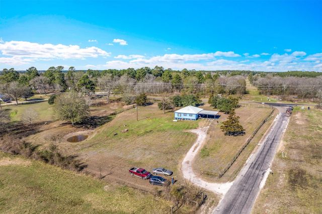 959 Walker Loop, Huntsville, TX 77340