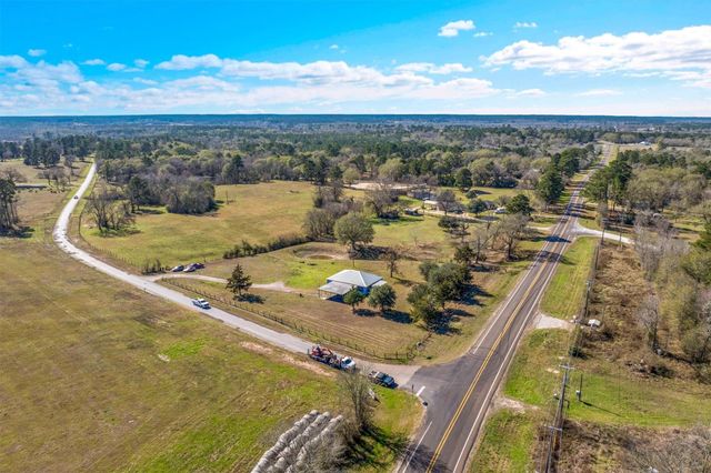 959 Walker Loop, Huntsville, TX 77340