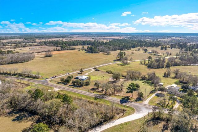 959 Walker Loop, Huntsville, TX 77340